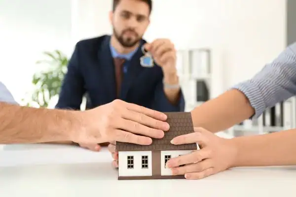 Couple arguing over property in divorce mediation Greater Manchester